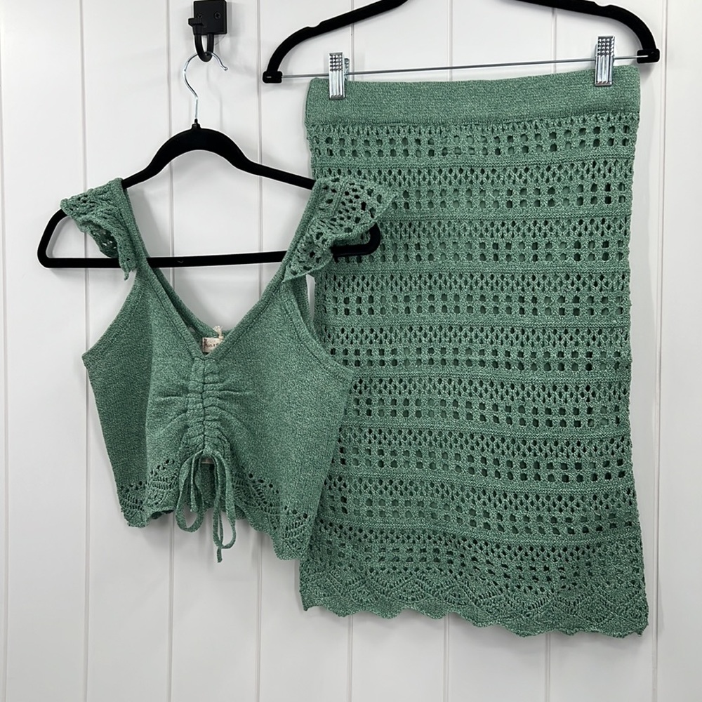 🆕Hem & Thread Crochet Knit Top & Skirt Set Scallop detail S,M & L Available - Picture 4 of 10